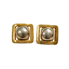 Vintage CHANEL metallic tone gripoix stone earrings in golden square shape. R0410111