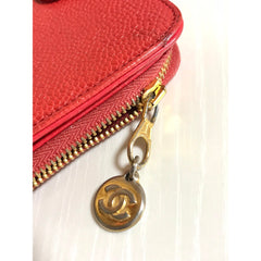 Vintage CHANEL red caviar skin round zipper wallet with CC stitch mark.  Best vintage gift. 0602061