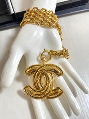 Vintage CHANEL classic necklace with extra large matelasse CC mark pendant top. Gorgeous masterpiece jewelry. 050608ya