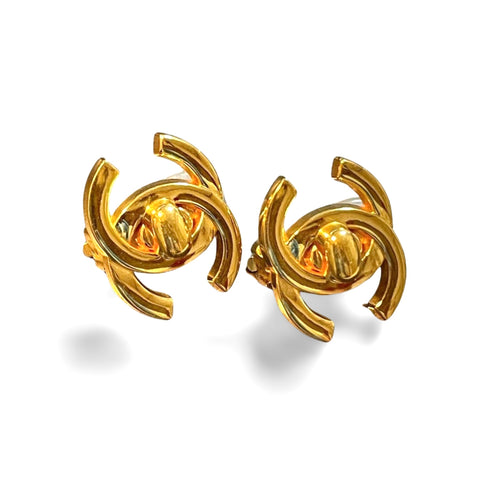 Vintage CHANEL golden turn lock CC earrings. Very classic and popular jewelry. Coco mark earrings. 060810y3