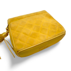 Vintage CHANEL yellow suede leather chain shoulder bag with CC tassel in lunchbox shape. 060910ac1