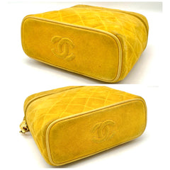 Vintage CHANEL yellow suede leather chain shoulder bag with CC tassel in lunchbox shape. 060910ac1