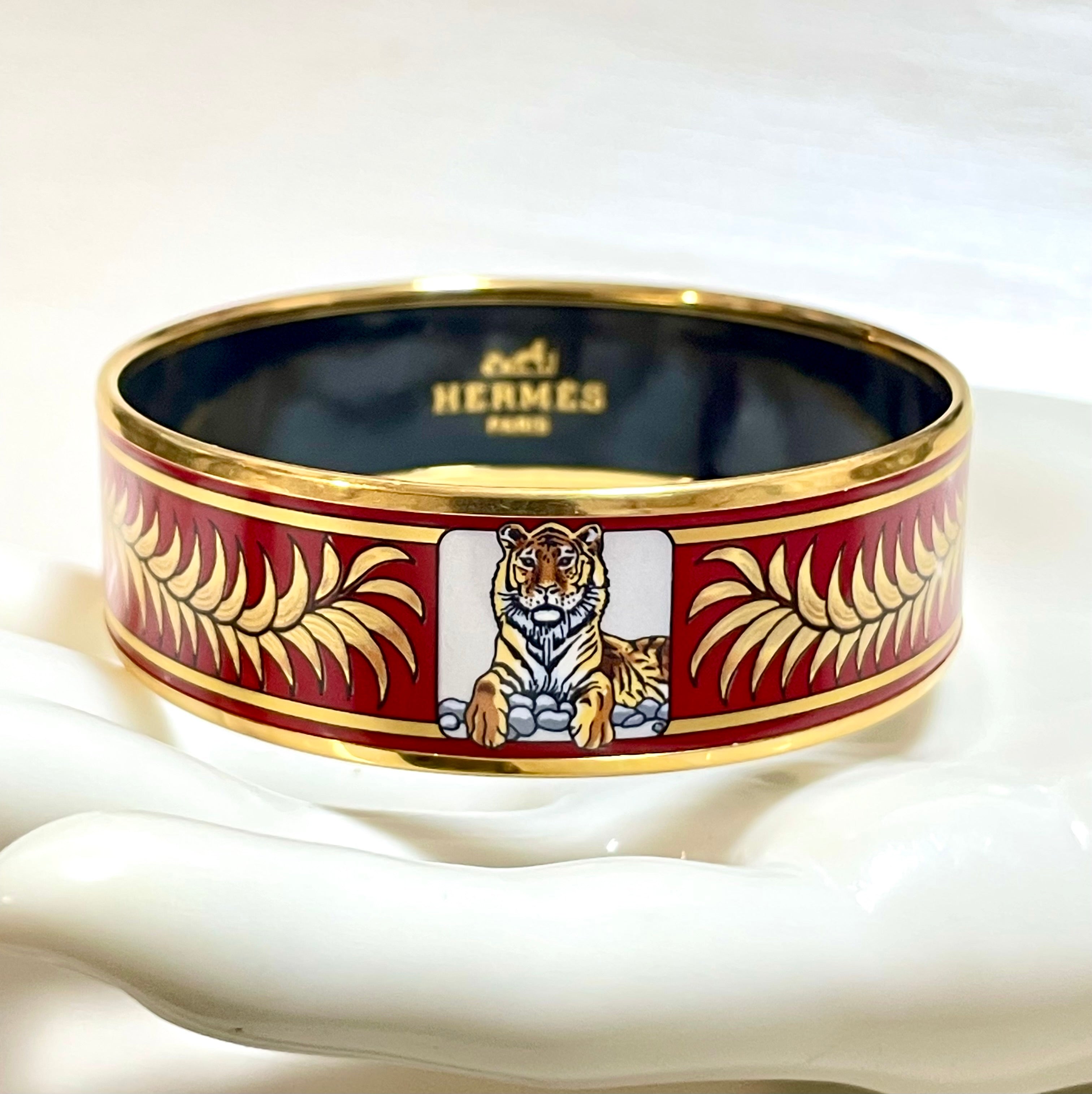 Vintage Hermes cloisonne enamel golden thick bangle, bracelet with cheetah, tiger motifs. Red. Must have beautiful jewelry. 070128ac7