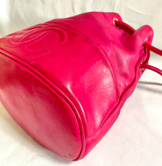 Vintage CHANEL fusia pink lambskin hobo bucket shoulder bag with CC golden balls and CC stitch mark. 050919ac1