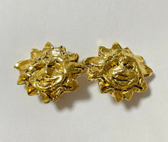 Vintage HERMES gold tone smiley sunshine face earrings. Fun and unique jewel piece from Bijouterie Fantaisie collection. 050903ya1