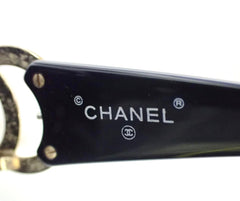 Vintage CHANEL black frame sunglasses with large CC motifs at sides. Mod and chic eyewear you must get. 060828ac1