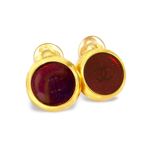 Vintage CHANEL golden round earrings with red glass and CC mark motif. Beautiful jewelry piece. 060810y3