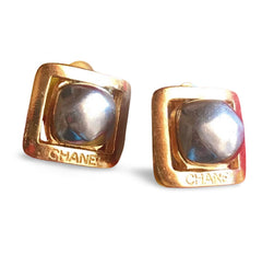 Vintage CHANEL metallic tone gripoix stone earrings in golden square shape. R0410111