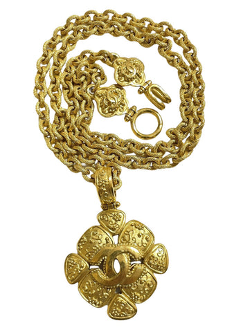 MINT. Vintage CHANEL chain necklace with large arabesque petal