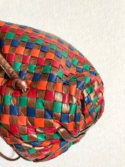 Vintage Bottega Venetia bronze and multicolor intrecciato shoulder bag, hobo bucket bag with kisslock closure pocket. 050809y