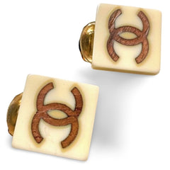 Vintage CHANEL ivory color square earrings with wooden CC mark. Rare must-have jewelry piece. Inlay artwork. Great vintage gift. 060118ya1