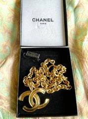 MINT. Vintage CHANEL golden chain necklace with large CC mark logo pendant top. Gorgeous jewelry. Best gift idea. 0409291