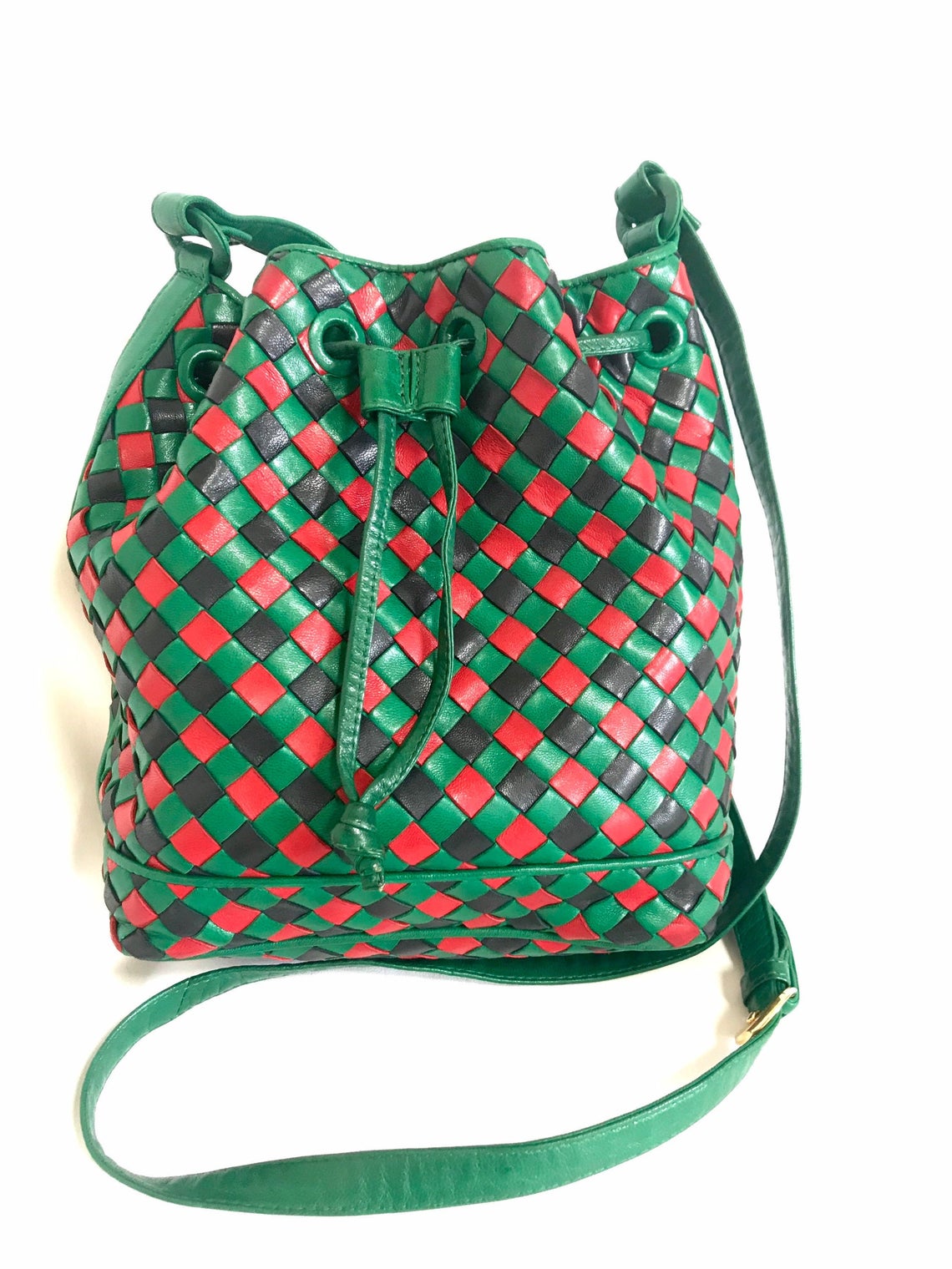 Vintage Bottega Veneta intrecciato woven green, red, and black leather hobo bucket, shoulder bag. Rare intrecciato purse back in the era.