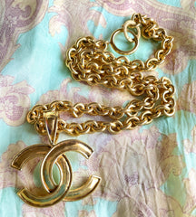MINT. Vintage CHANEL golden chain necklace with large CC mark logo pendant top. Gorgeous jewelry. Best gift idea. 0409291