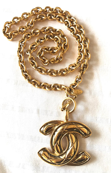 Vintage CHANEL classic chain necklace with mini matelasse CC mark pend – eNdApPi  ***where you can find your favorite designer vintages..authentic,  affordable, and lovable.