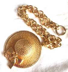 Vintage CHANEL golden chain necklace with dangling hat top. Gorgeous vintage masterpiece. 0406016