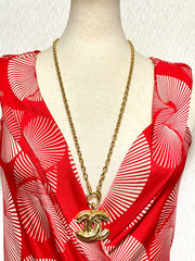 MINT. Vintage CHANEL classic chain necklace with matelasse CC mark pendant top. Gorgeous masterpiece jewelry.  0408249