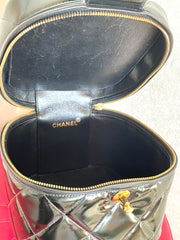 Vintage CHANEL black patent enamel quilted leather square shape vanity bag with golden CC motif. Rare and collectible handbag. 050120an1