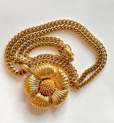 MINT. Vintage NINA RICCI golden chain necklace with big flower pendant top. Sunflower. Beautiful jewelry piece. 0409082