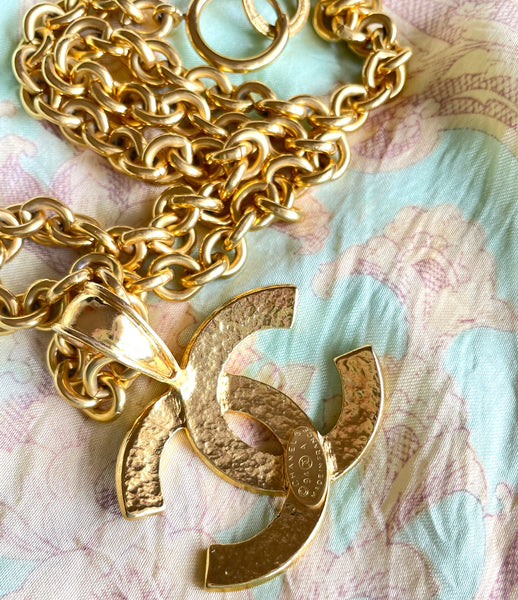 Gold Quilted 'CC' Necklace Large