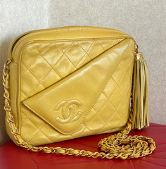Vintage CHANEL yellow lambskin camera type chain shoulder bag with collar flap design. CC stitch mark. 050118rk1