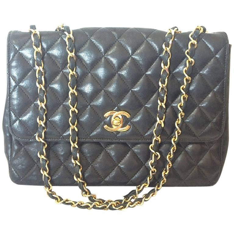 Authentic Vintage CHANEL handbag Luxurious Caviar Black Leather