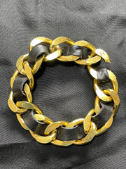 MINT. Vintage Chanel golden chain and black bracelet with CC motifs. Must have 90s classic jewelry from Chanel. 0411272