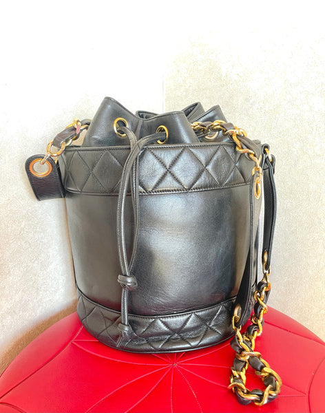 chanel vintage bucket bag leather