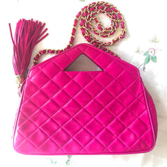 Vintage CHANEL pink lamb leather chain shoulder bag with fringe. Rare triangle handle handbag. Must have.