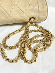 Vintage CHANEL beige lambskin classic 2.55 flap chain shoulder bag, Diana bag with gold tone CC closure. Must have daily use purse. 050310ra