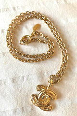 Vintage CHANEL classic chain necklace with mini matelasse CC mark pendant top. Gorgeous masterpiece jewelry.