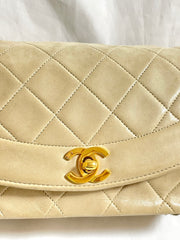 Vintage CHANEL beige lambskin classic 2.55 flap chain shoulder bag, Diana bag with gold tone CC closure. Must have daily use purse. 050310ra