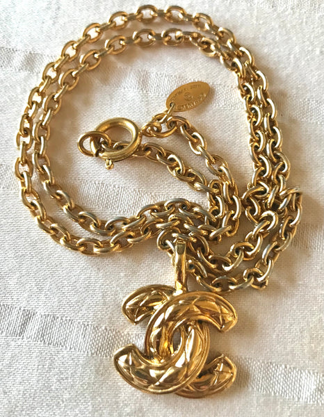 Vintage CHANEL classic chain necklace with mini matelasse CC mark pend – eNdApPi  ***where you can find your favorite designer vintages..authentic,  affordable, and lovable.