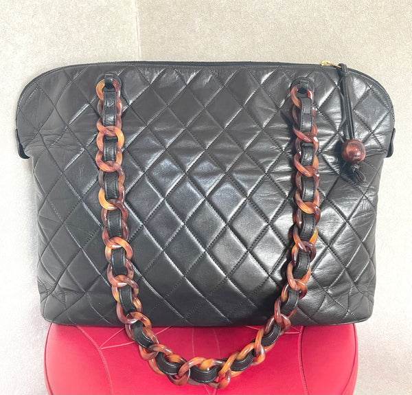 Vintage CHANEL black lambskin large tote bag with brown plastic chains and  CC mark charm to the LAMPO zipper. 050206ac3