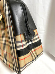 Vintage Burberry classic beige nova check fabric handbag with black leather trimmings. Classic Burberry bag. Large bag. Unisex. 0409051