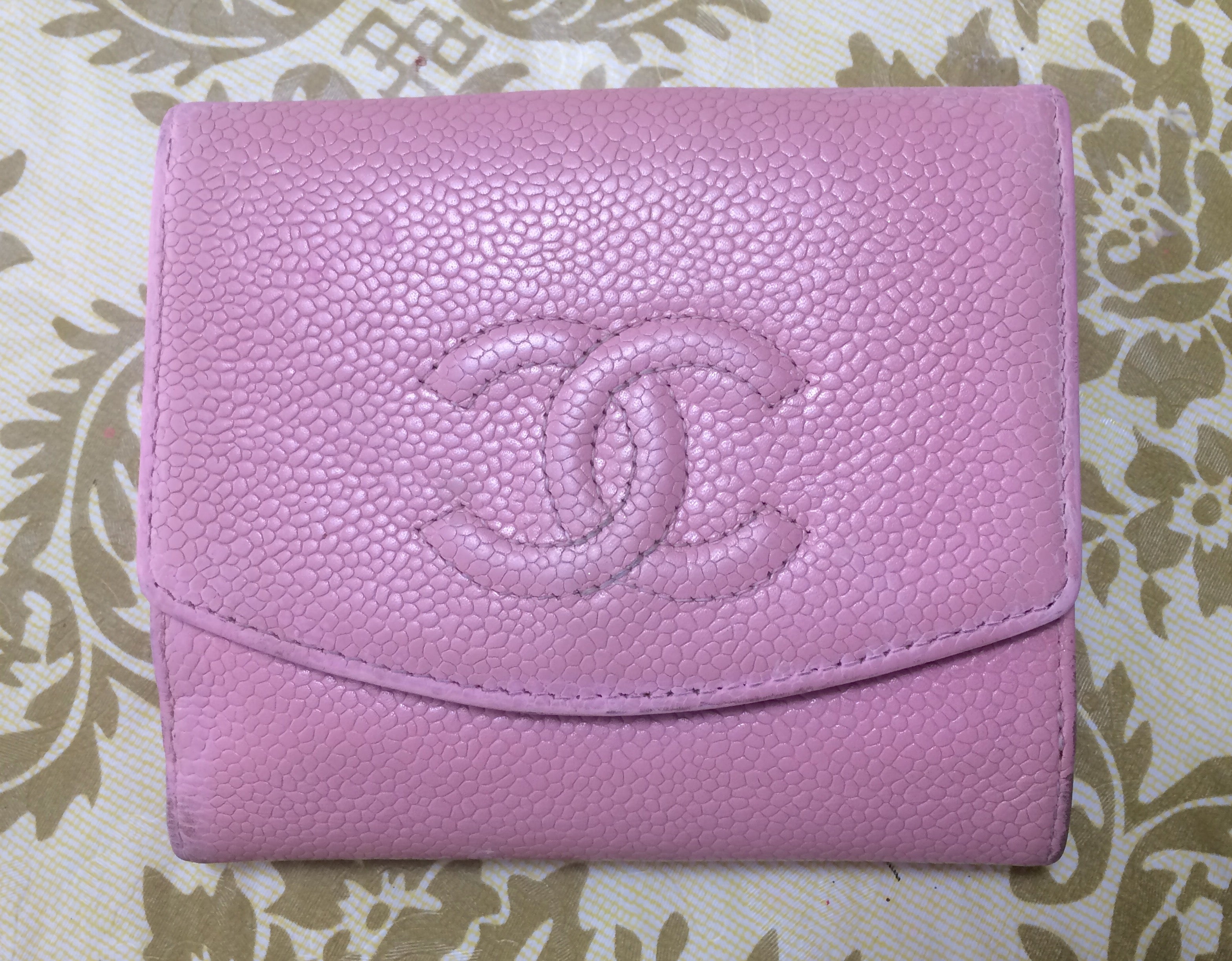 Vintage CHANEL milky pink caviar leather wallet with stitched CC mark. –  eNdApPi ***where you can find your favorite designer vintages..authentic,  affordable, and lovable.