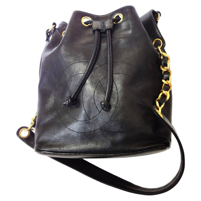 Vintage CHANEL black lamb leather hobo bucket shoulder bag with
