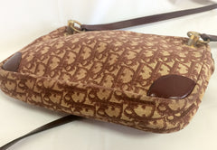 70's vintage Christian Dior wine trotter jacquard handbag with the gold tone large CD. ECLAIR zipper