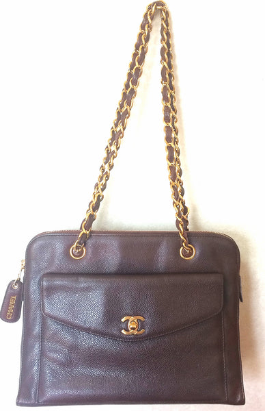 Vintage CHANEL dark brown caviarskin chain shoulder tote bag with golden CC  closure. Classic and daily use bag