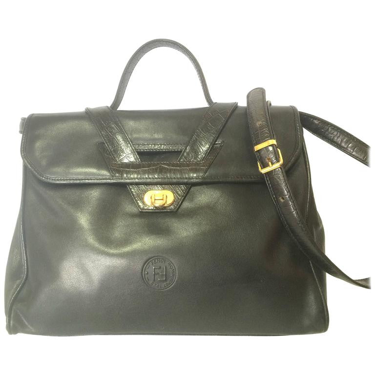 logo-embossed leather crossbody bag, FENDI