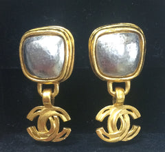 Vintage CHANEL dangling earrings with large CC mark and square silver tone gunmetal faux pearls. Rare, one-of-a-kind Chanel jewelry.
