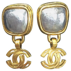 Vintage CHANEL dangling earrings with large CC mark and square silver tone gunmetal faux pearls. Rare, one-of-a-kind Chanel jewelry.