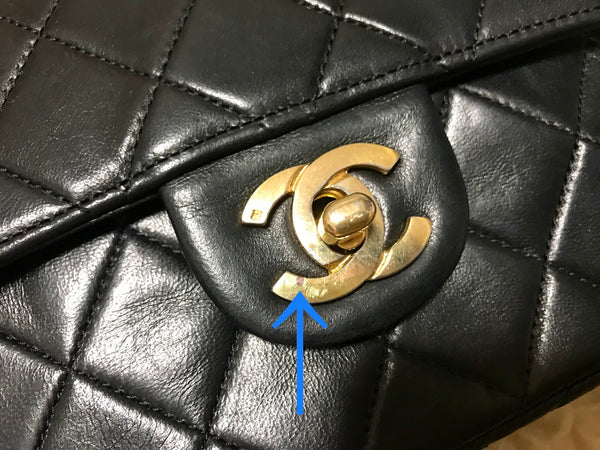 Vintage CHANEL black leather 2.55 classic mini flap chain shoulder