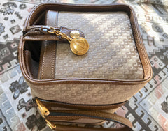 Vintage Gucci beige brown GG monogram jacquard and leather combo speedy design handbag with golden logo charm. Unisex use.