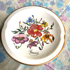 1970's vintage Richard Ginori for Gucci ceramic plate, porcelain ashtray. Rarest masterpieces from Ginori and Gucci collaboration. Di Doccia