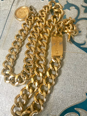 1980s-1990s. Vintage CHANEL golden thick chain belt with a golden CC charm and logo plate. 83cm at max
