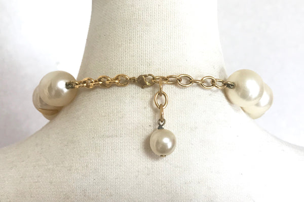 Lot - Chanel Made in France vintage couture 4-strand Baroque pearl