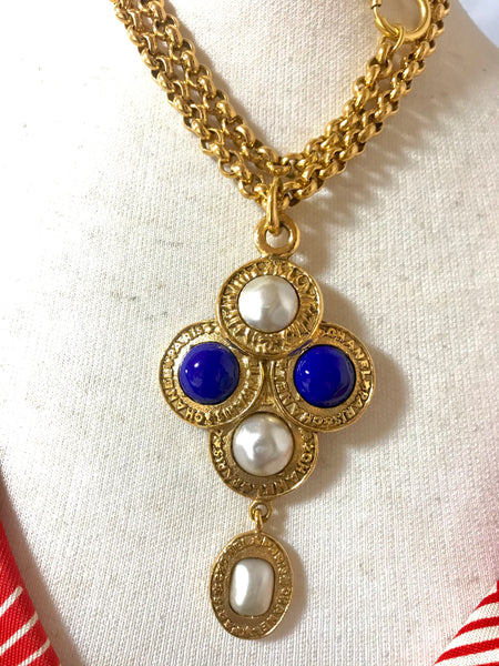Vintage CHANEL pearl and blue stone necklace with logo engraved golden –  eNdApPi ***where you can find your favorite designer  vintages..authentic, affordable, and lovable.