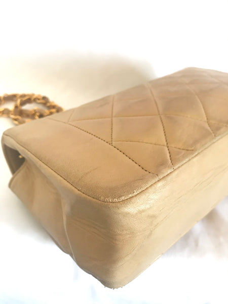 Vintage CHANEL beige lambskin classic 2.55 flap chain shoulder bag, Diana  bag with gold tone CC closure. Must have daily use purse.