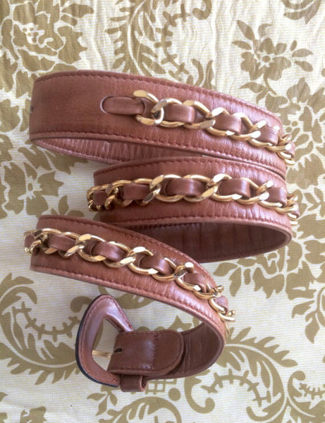 Vintage CHANEL brown leather belt with gold tone chains. Must-have